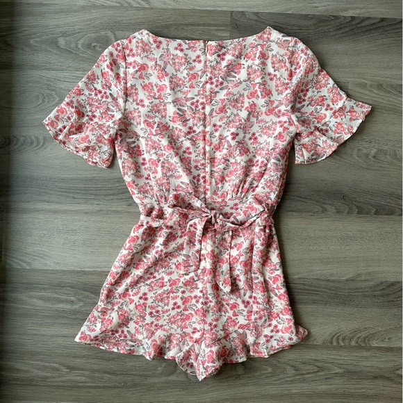 BB Dakota Pink Floral Romper - Picture 5 of 7